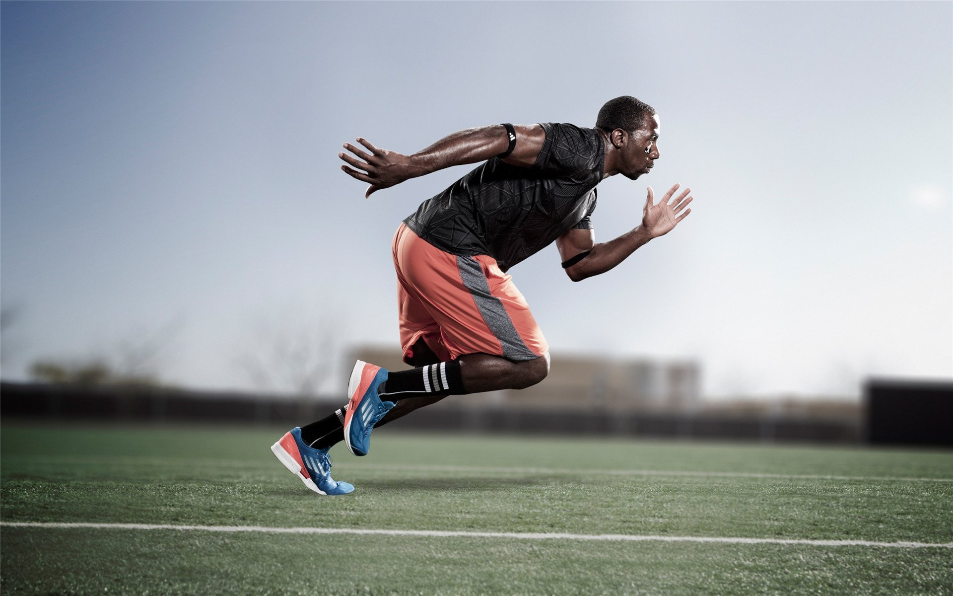 法兰克福主打短传体系提升控球率，法兰克福队